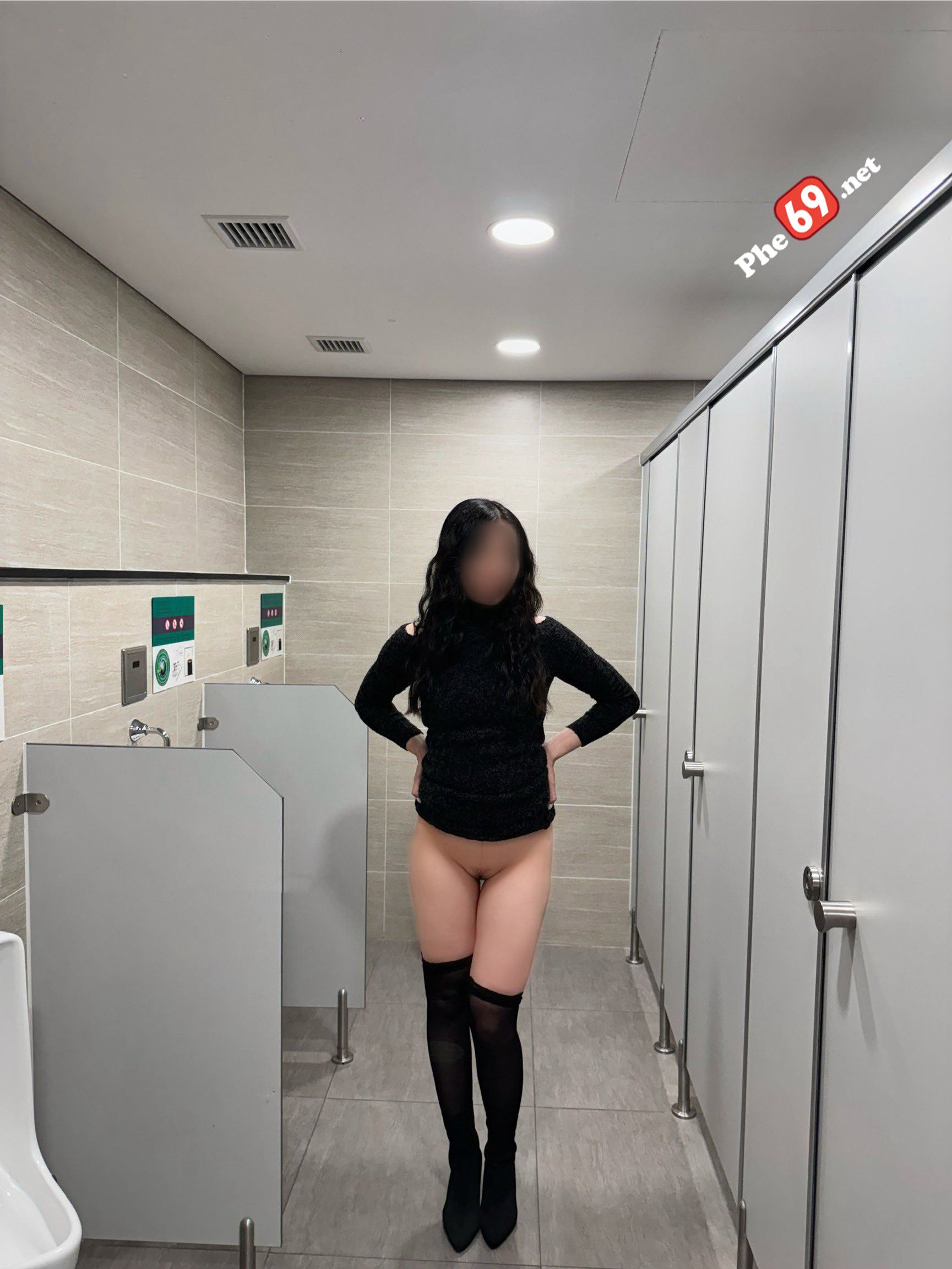 Clip sex vkcklananh9496 em Lan Anh say rượu vào nhầm Toilet Nam và bị hiếp dâm tập thể (Full Clip + Pic) - Hình 13